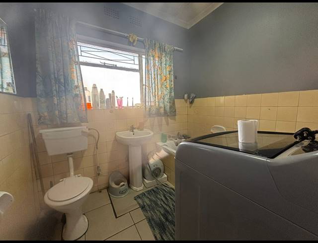 2 BEDROOM FLAT FOR SALE IN VEREENIGING CENTRAL